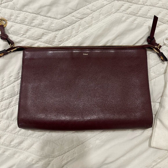 CHLOE FLAT POUCH ALPHABET BURGUNDY - Picture 3 of 9
